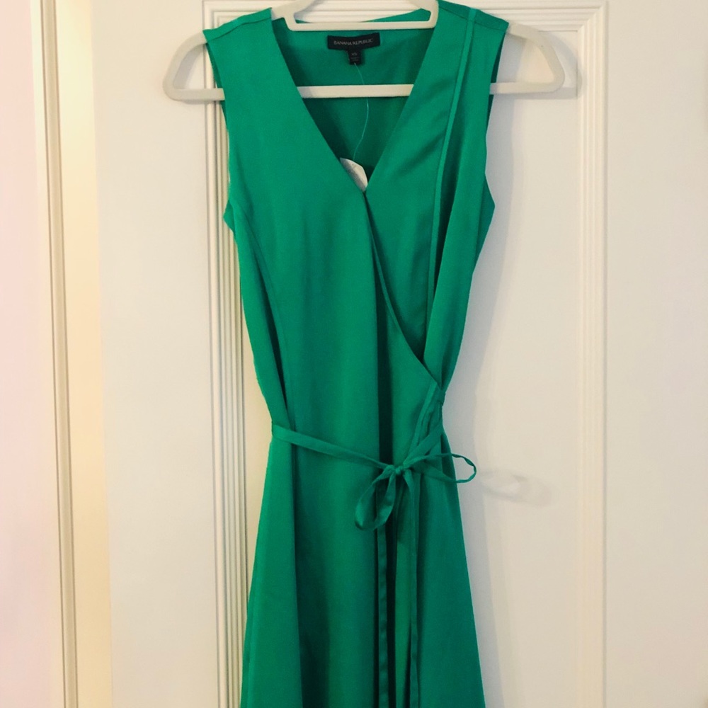 Brand NEW Banana Republic dress.